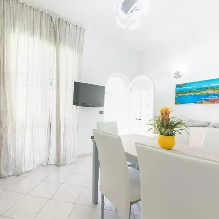 Tra Centro E Mare Апартаменты Искья