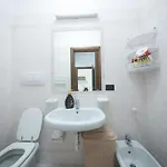 Tra Centro E Mare *